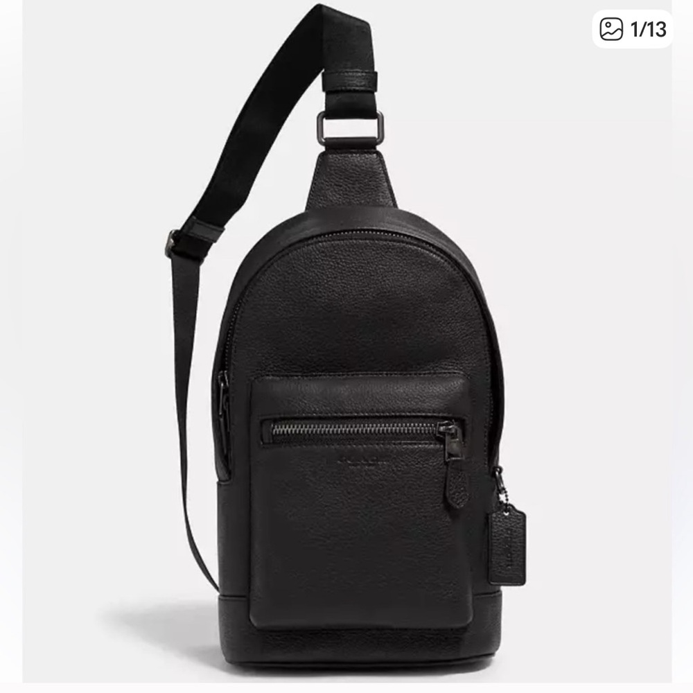 Coach West Pack in black pebbled leather